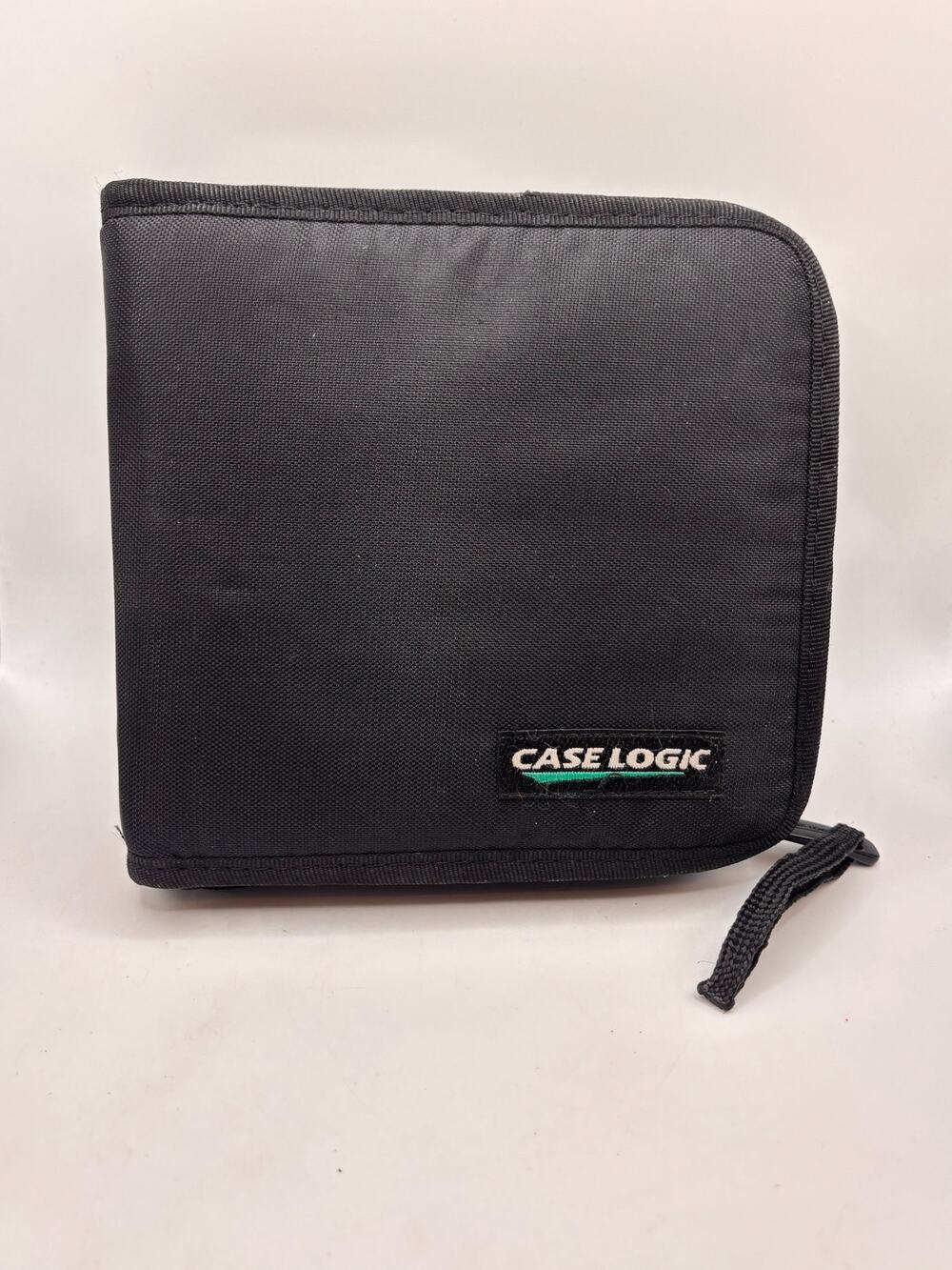 Black Case Logic 24 CD DVD Game Disc Zippered case holder